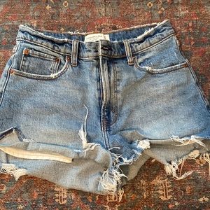Abercombie & Fitch “The Cutoff Short High Rise”